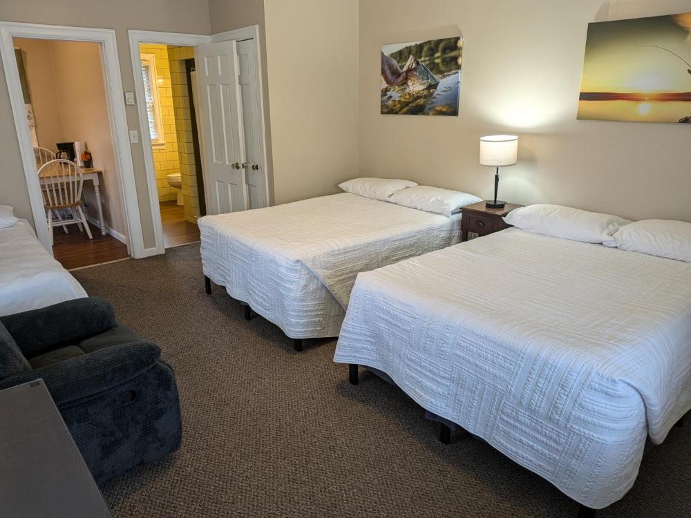 Deluxe Triple Room interior