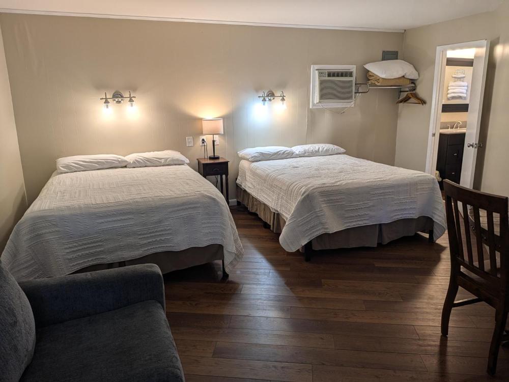 Standard Triple Room interior